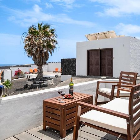 Playa Marina Eco Bungalow Arrieta Arrieta  Εξωτερικό φωτογραφία